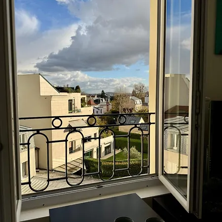 1 Min Gare Rer A - 20min Paris - Joli Neuf Apartman